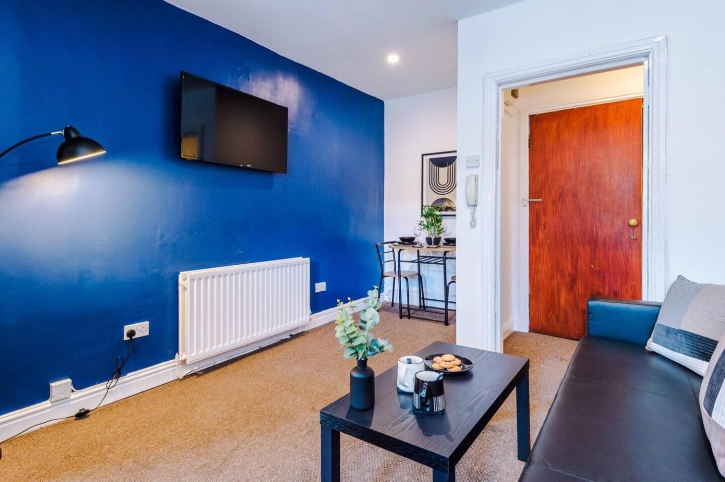 Cozy And Stylish 1 Bedroom Flat In Apartment