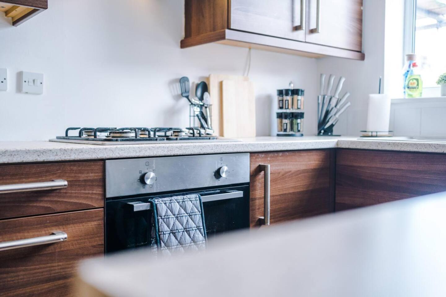 Cozy And Stylish 1 Bedroom Flat In Apartment